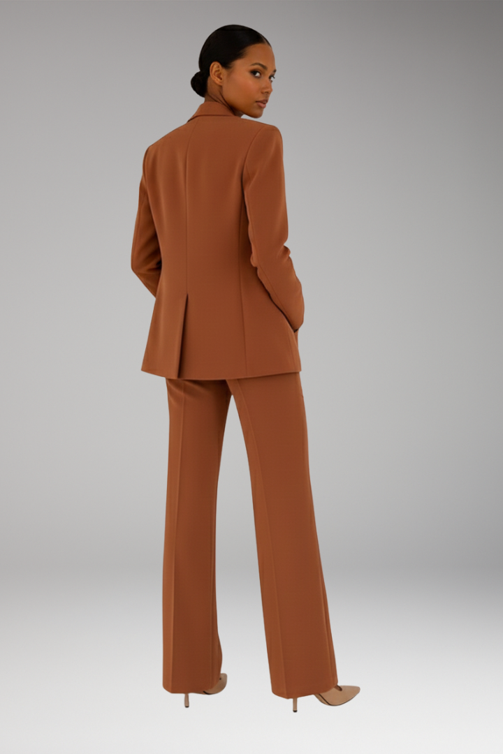 Women’s Two-Piece Set with Blazer and Straight-Leg Trousers