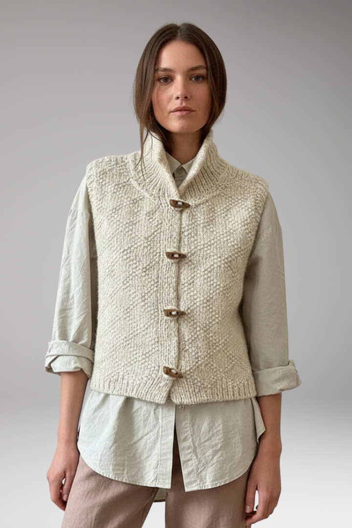 Women’s Vest with Sleeveless Cut and Defined Shape
