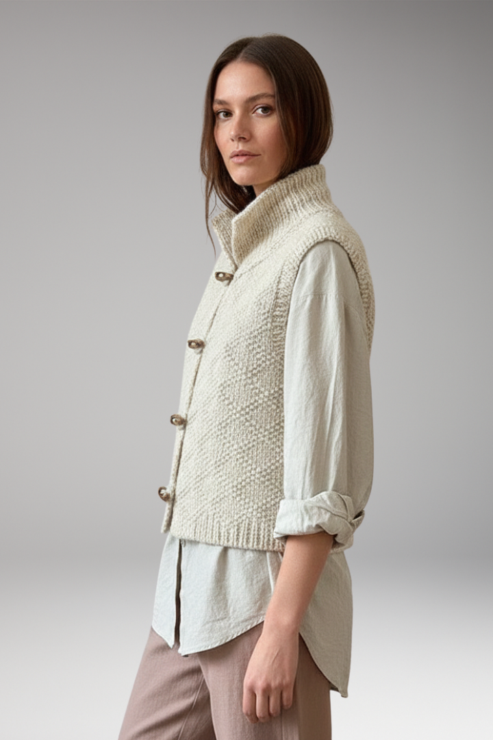 Women’s Vest with Sleeveless Cut and Defined Shape